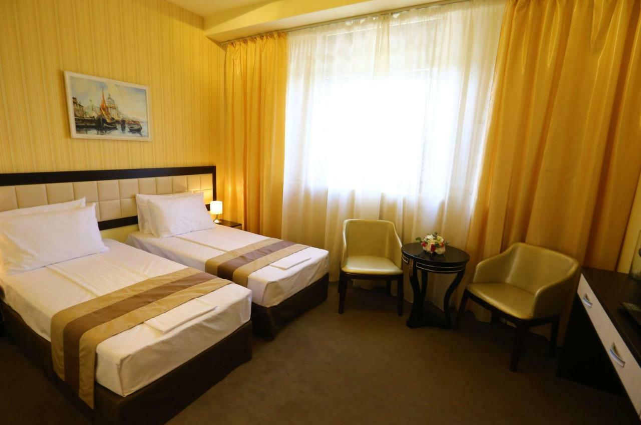 Best Western Plus Briston Отопени Экстерьер фото